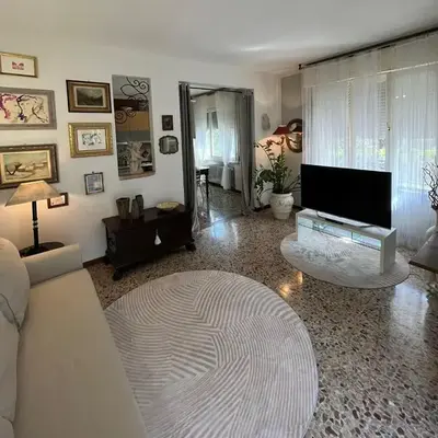 Homecoming apartment