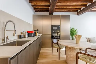 Cucina o angolo cottura di Nebbia sul Naviglio - Rua Frati 34 Palace by MoVeBNB