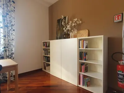 Biblioteca nell'appartamento