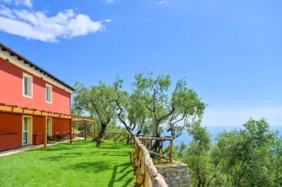 Paesaggio naturale nelle vicinanze dell'agriturismo