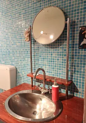 Bagno di Maison Mondrian, a due passi dal Duomo