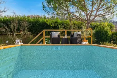 Piscina di Villa del ponte o nelle vicinanze