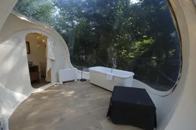 Area soggiorno di La Luna sul Bosco Bubble Rooms