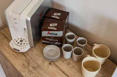Set per la preparazione di tè e caffè presso Residence La Luma