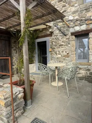 Patio o area all'aperto di Le Case di Rosie, Tuscan Mountain View apartment, Pool