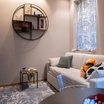 Luxury Art & Chromotherapy Apt-Hospital District4