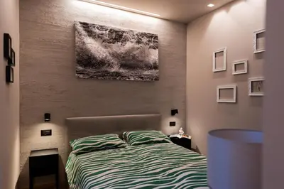 Letto o letti in una camera di Luxury Art & Chromotherapy Apt-Hospital District5