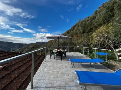 Paesaggio naturale nelle vicinanze della villa