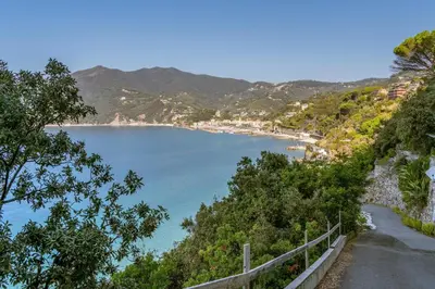 Paesaggio naturale nelle vicinanze della villa