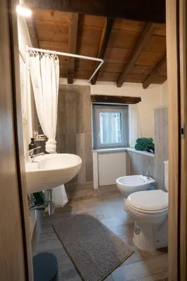 Bagno di Le Case di Rosie, Tuscan Mountain View House, Pool