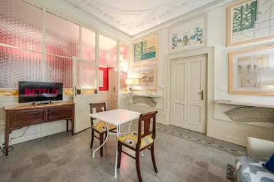 Cucina o angolo cottura di Centro Assoluto, Parcheggio - Museo Privato