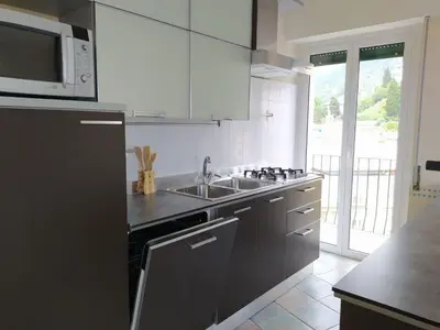 Cucina o angolo cottura di Apartment Castelletto al Mare by Interhome