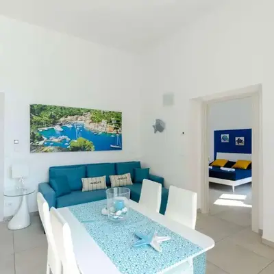 Apartment Wohnung mit Meerblick und privater Garage by Interhome