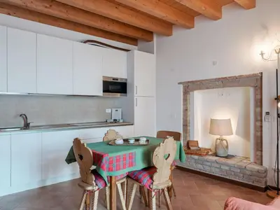 Cucina o angolo cottura di Apartment Zweizimmerwohnung mit zwei Einzelbetten und Schlafsofa by Interhome