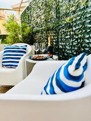 Area soggiorno di Monolocale con terrazza privata