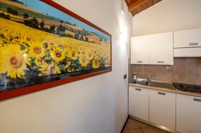 Cucina o angolo cottura di 333 - Residence Montebello Bilocale A, Relax nel verde con Piscina