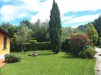 Giardino di 334 - Residence Montebello Bilocale B, Relax nel verde con Piscina