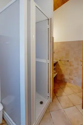 Bagno di 335 - Residence Montebello Monolocale C, Relax nel verde con Piscina