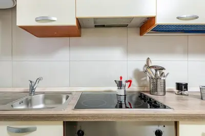 Cucina o angolo cottura di Modern House for Couples & Business Stays