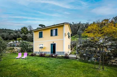 Giardino di Piccola Casa Liguria Un'oasi al sole