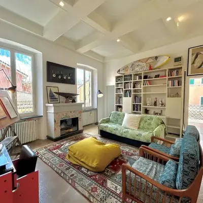 House and Art