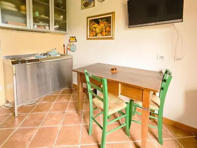 Cucina o angolo cottura di Apartment Mini-Appartement Casa Colombana mit Panoramablick by Interhome