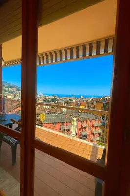 Balcone o terrazza di WELCOME RIVIERA-SCORCIO BLU-parking