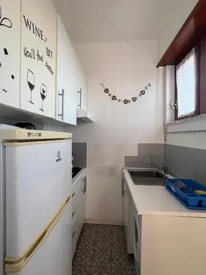 Cucina o angolo cottura di WELCOME RIVIERA-SCORCIO BLU-parking
