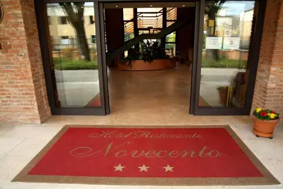 Facciata o entrata di Hotel Ristorante Novecento