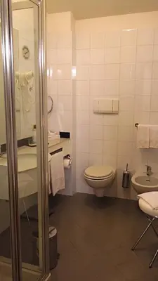 Bagno di Albergo Della Roccia