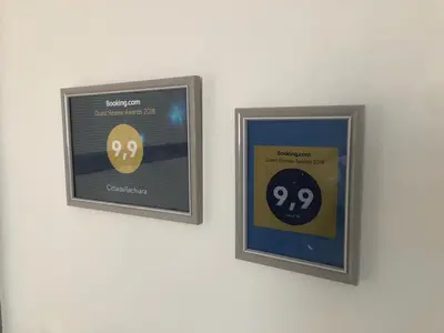 Certificato, attestato, insegna o altro documento esposto da CittadellaChiara