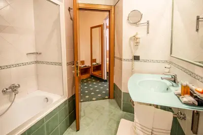 Bagno di Hotel Estense