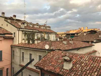 Vista generica su Lodi o vista sulla città dall'interno del bed & breakfast