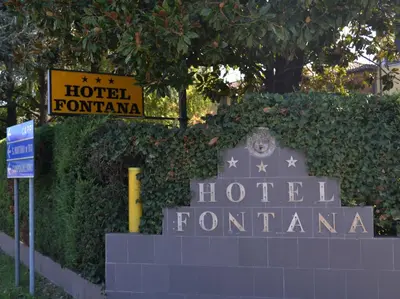 Certificato, attestato, insegna o altro documento esposto da Hotel Fontana