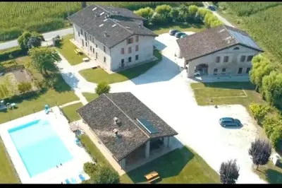 Piscina di La Garzaga Turismo Rurale o nelle vicinanze