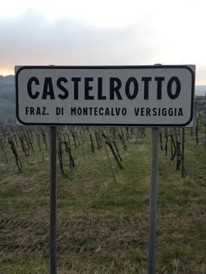 Certificato, attestato, insegna o altro documento esposto da La casa tra i vigneti
