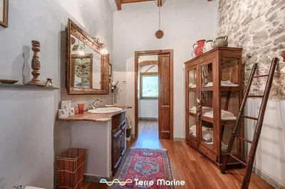 Bagno di L'Occhio di Santa Lucia, Terre Marine