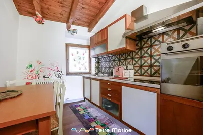 Cucina o angolo cottura di L'Occhio di Santa Lucia, Terre Marine