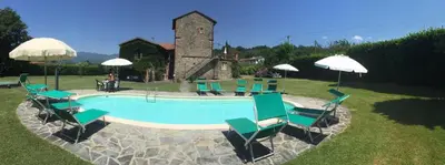 Piscina di La Casatorre Di Ponticello o nelle vicinanze