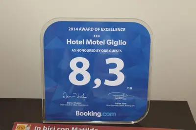 Certificato, attestato, insegna o altro documento esposto da Confidence Hotel Viadana