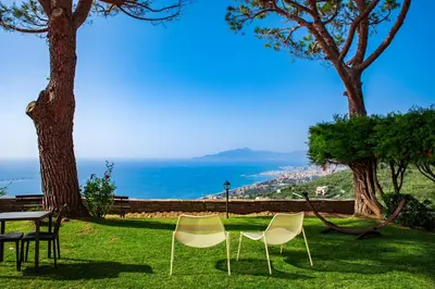 Paesaggio naturale nelle vicinanze dell'agriturismo