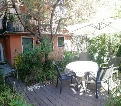 Giardino di APPARTAMENTO CON GIARDINO, TERRAZZO e GARAGE A DUE PASSI DAL MARE e DALLE CINQUETERRE
