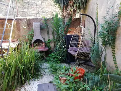 Giardino di APPARTAMENTO CON GIARDINO, TERRAZZO e GARAGE A DUE PASSI DAL MARE e DALLE CINQUETERRE