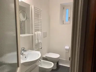 Bagno di Casa Righetti Liguria, Three indipendent apartments in a 1924 family home with garden, stay together, live separately