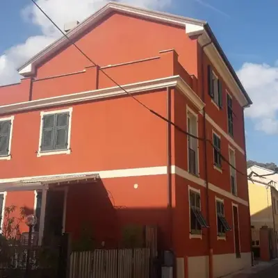 Gloria House