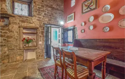 Planimetria di Romantic Home In Comano Ms With Sauna