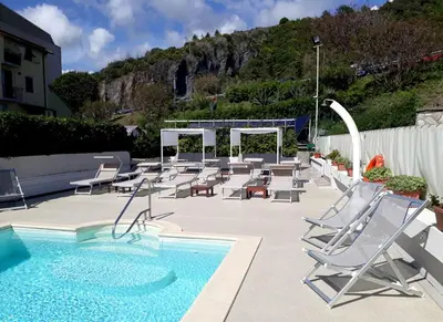 Piscina di Hotel 4 Venti spa & wellness o nelle vicinanze