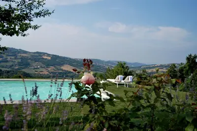 Paesaggio naturale nelle vicinanze della villa