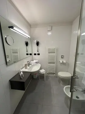 Bagno di Master Hotel Reggio Emilia