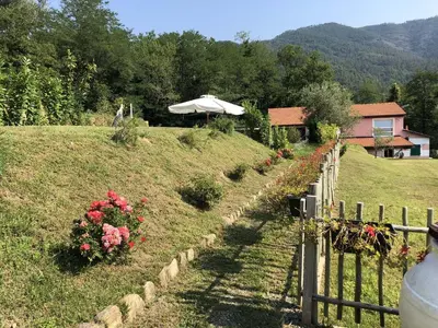Paesaggio naturale nelle vicinanze della villa